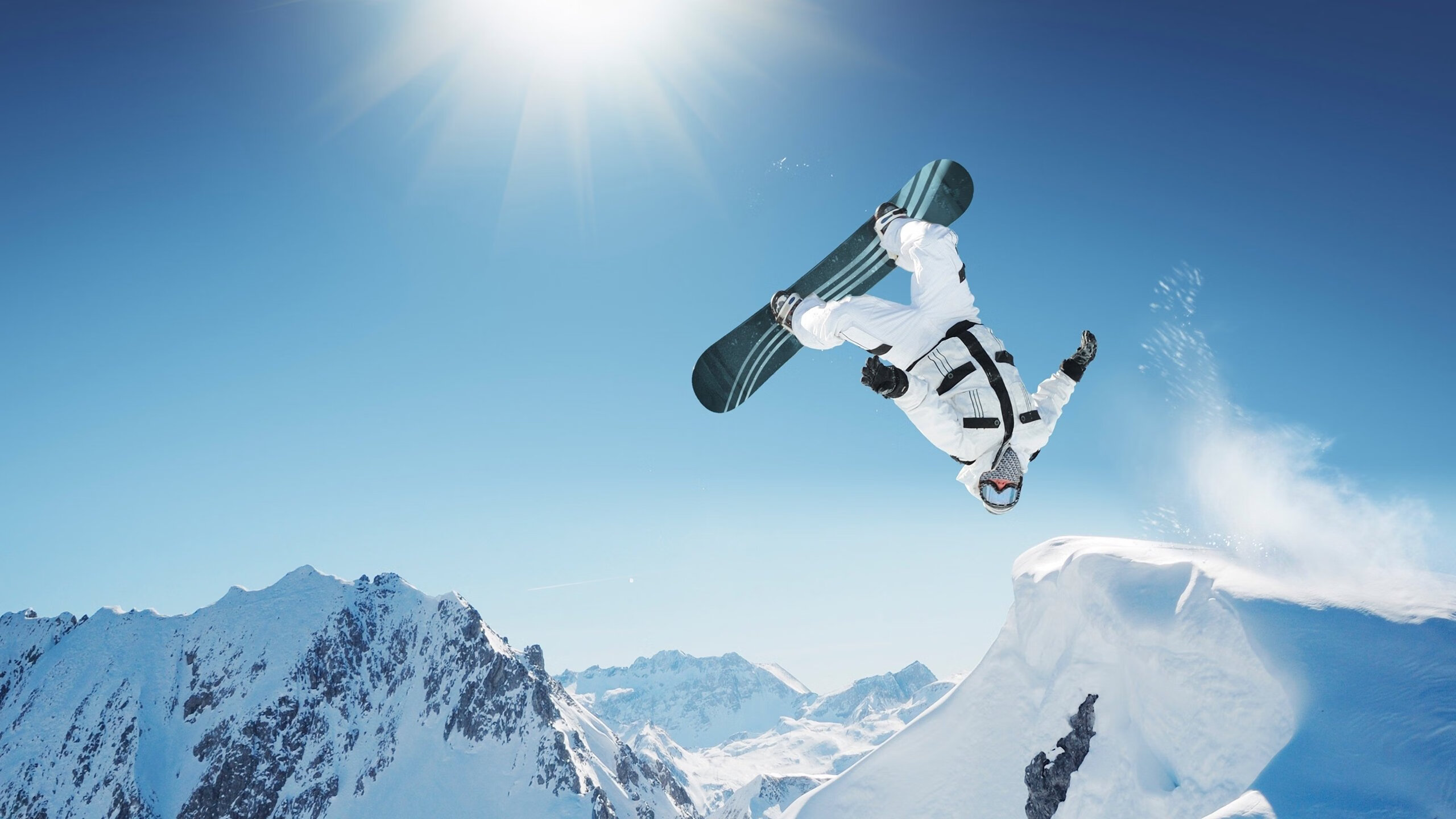 极限悬崖跳水:水花溅起的勇气瞬间,悬崖跳水什么电影